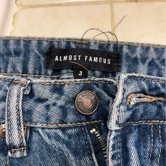 Size 3, holy jeans - Picture 5 of 10